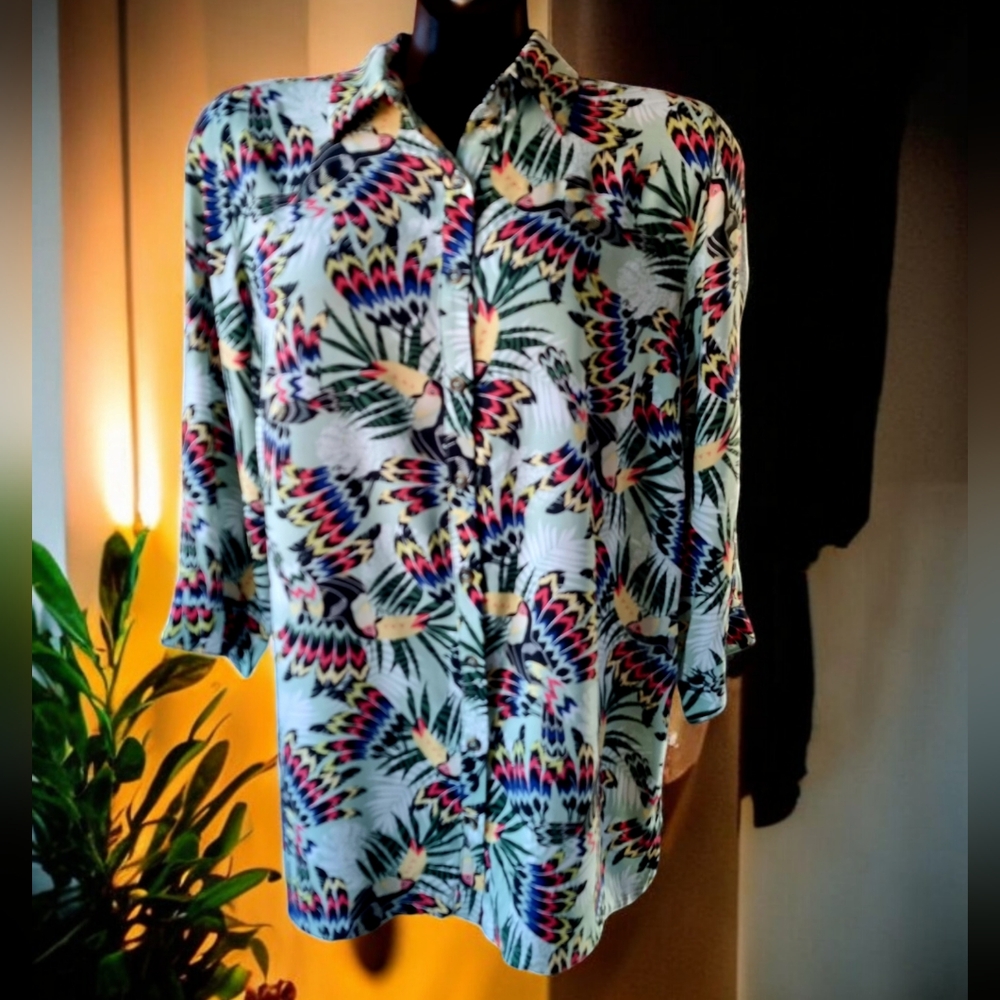Northern Reflections Toucan Tropical Button Down Long Flowy Blouse Mint Green